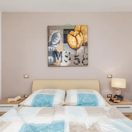 Lasici Villa *