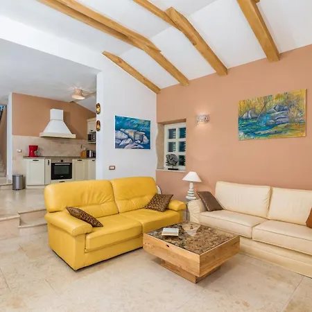 Villa Lasici